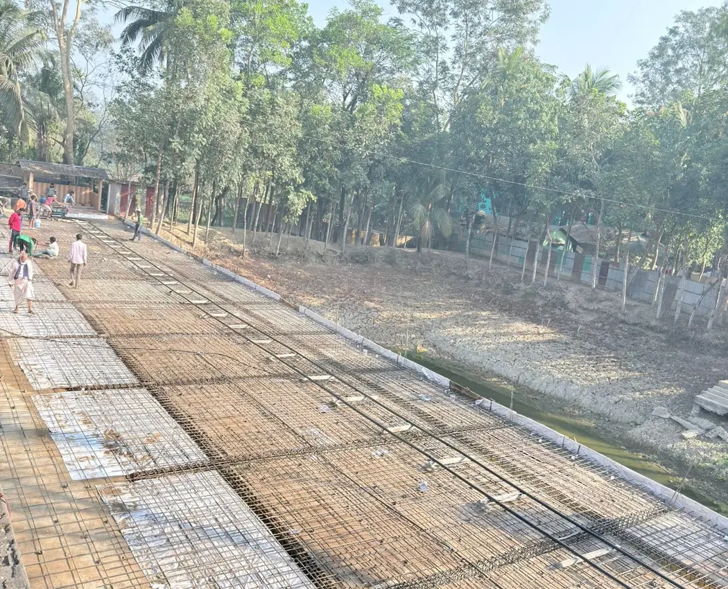চলমান জনকল্যাণমূলক অবকাঠামো নির্মাণকাজ